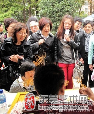 点击图片查看下一页