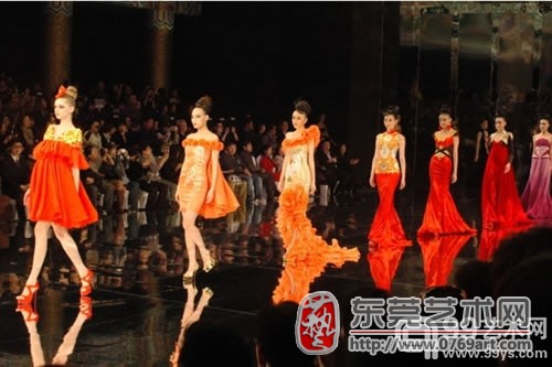 点击图片查看下一页 2012春夏国际时装周上,NE-TIGER发布“唐-境”高级定制华服系列