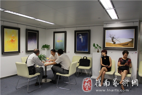 “紫荆绽放—马刚画笔下的香港风云人物”巡展在京举行