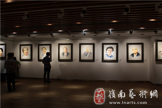 “紫荆绽放—马刚画笔下的香港风云人物”巡展在京举行